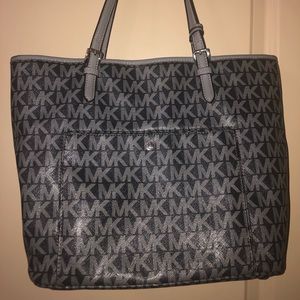 Michael Kors tote